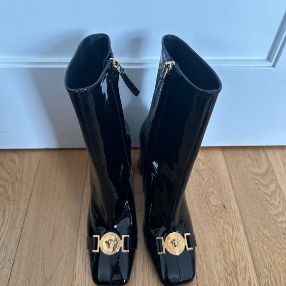 Versace Medusa Insignia Ankle Boots Square Toes Black Patent Leather Sz 38 - Picture 2 of 9